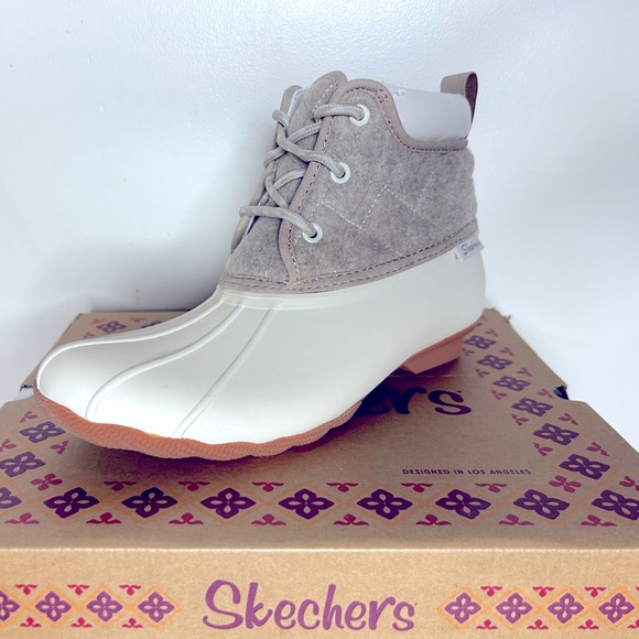 Sketchers Duck Boots NWT: In white & beige. Size 10. - Picture 3 of 7